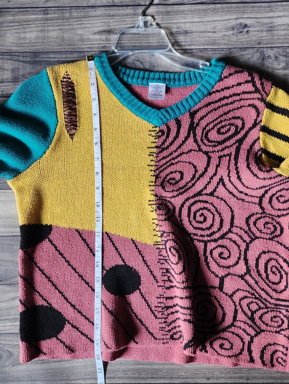 Disney The Nightmare Before Christmas Sweater Size Small - Picture 6 of 6